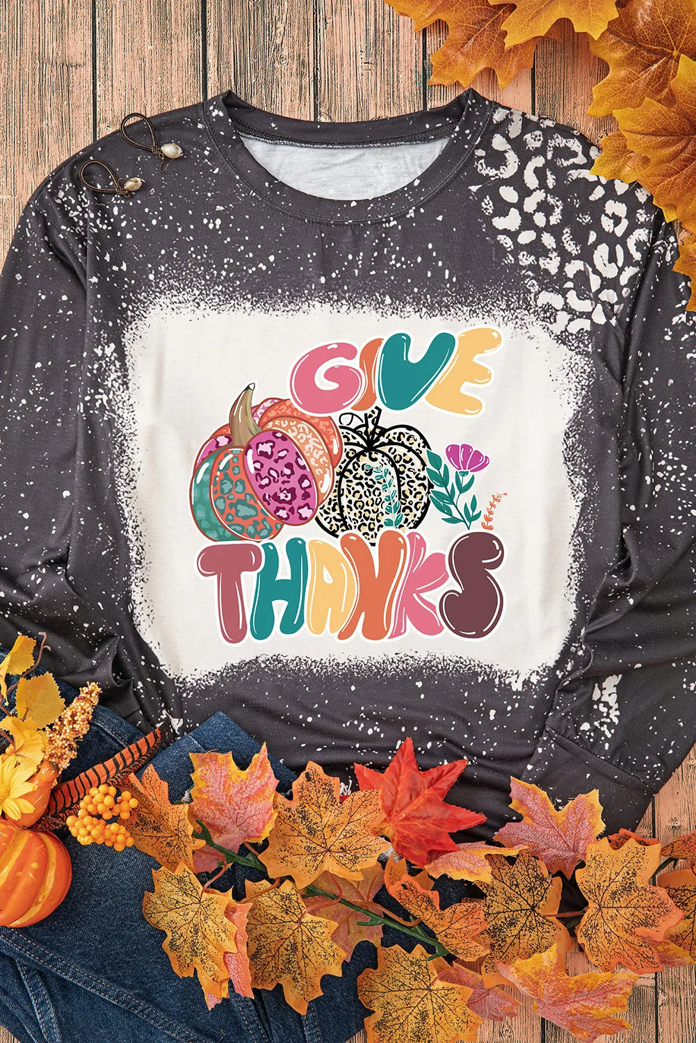 Aitana | Crew neck long sleeve t-shirt with pumpkin graphic