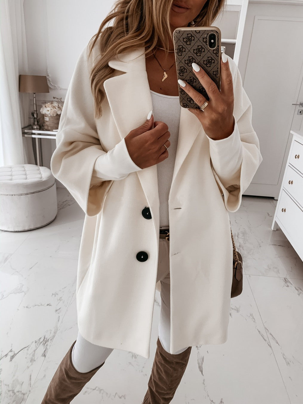 Lina | Elegant autumn and winter coat.