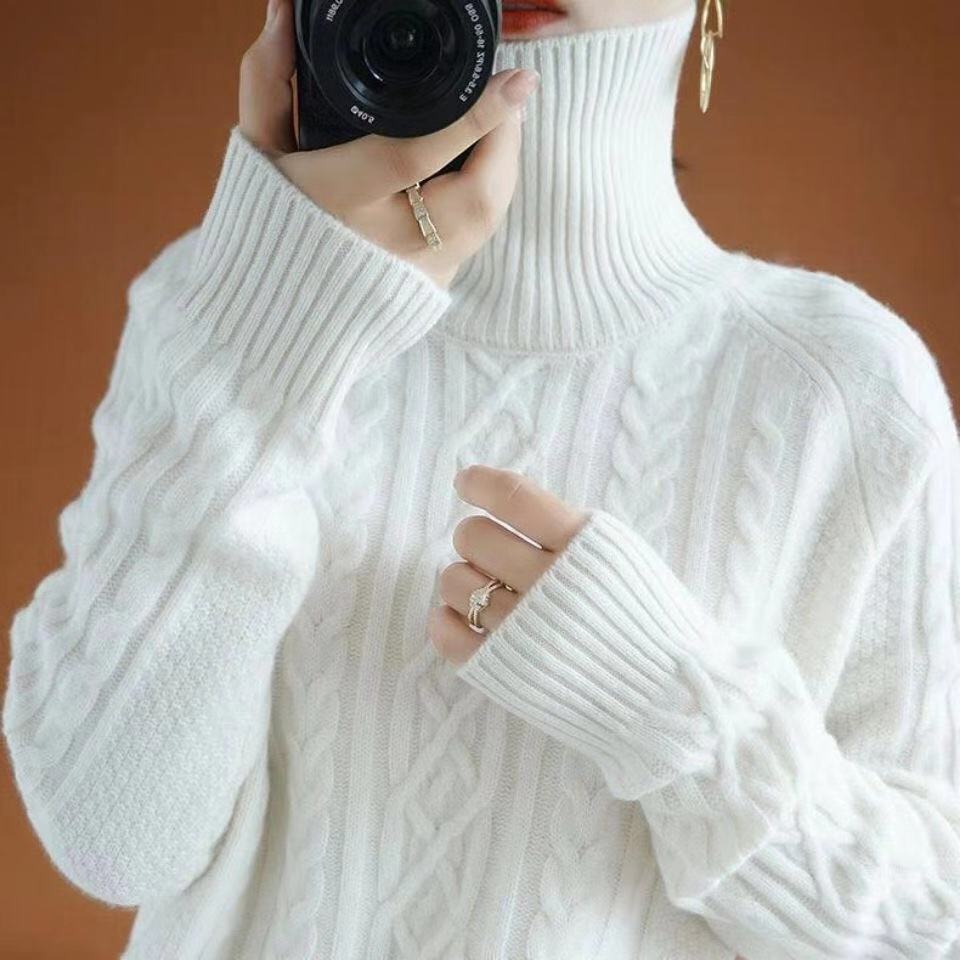 Mayte | Warm knitted sweater for women with a turtleneck