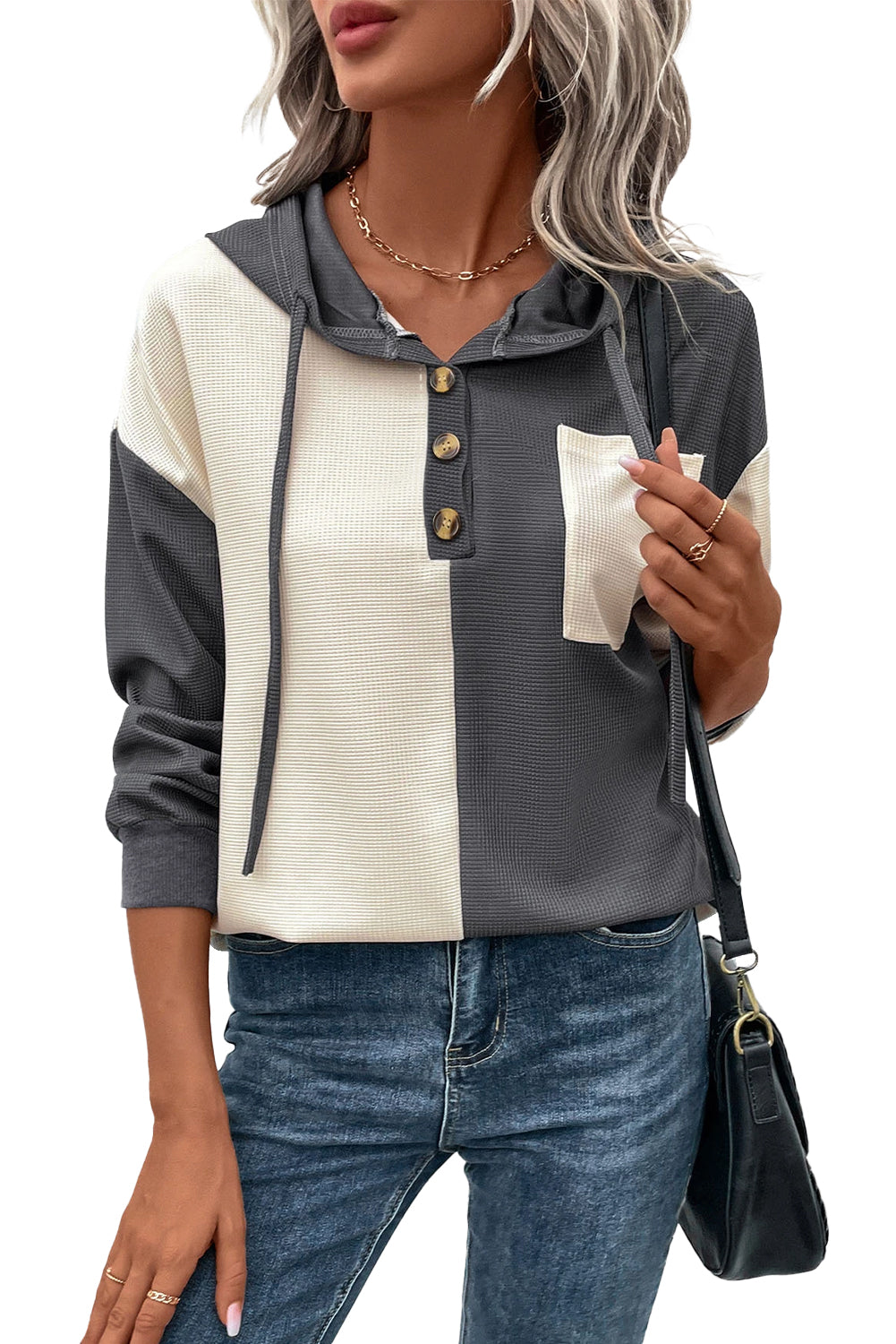 Nayeli| Fashionable and minimalist winter hoodie