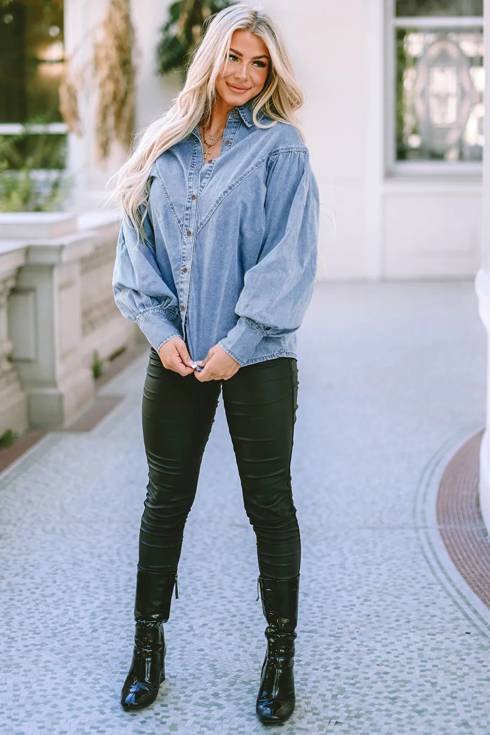 Linda | Denim top with collar and lantern sleeves