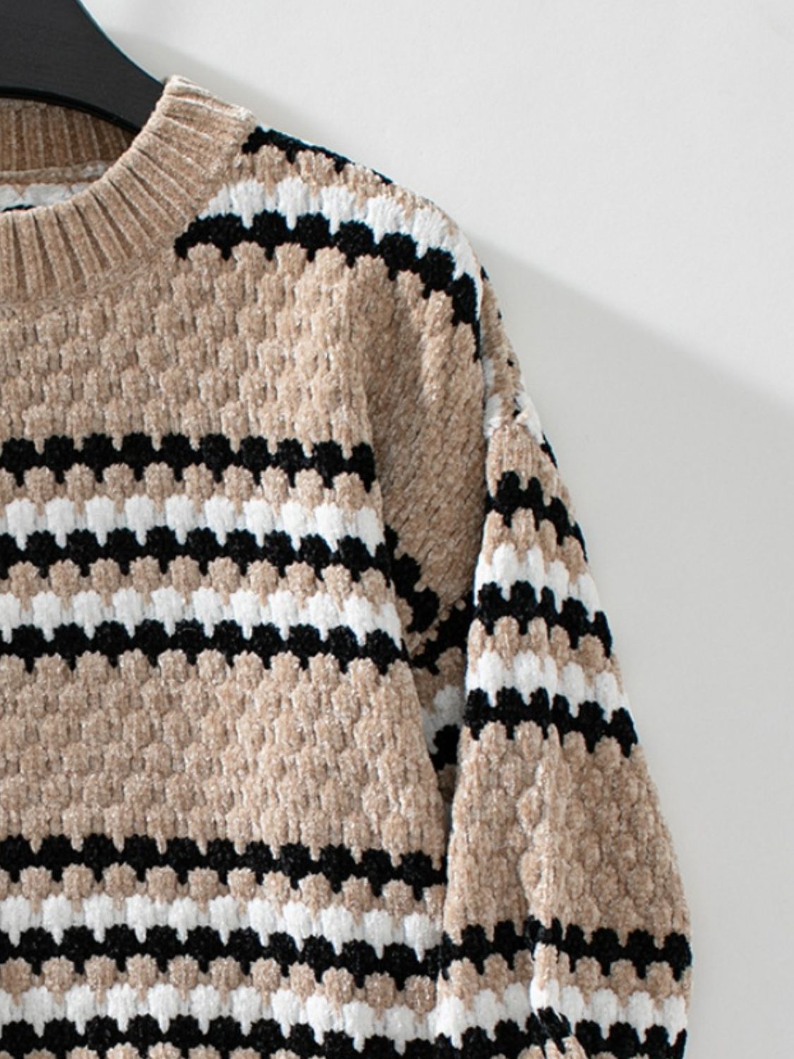 Adele | Striped long-sleeved sweater with a crew neck