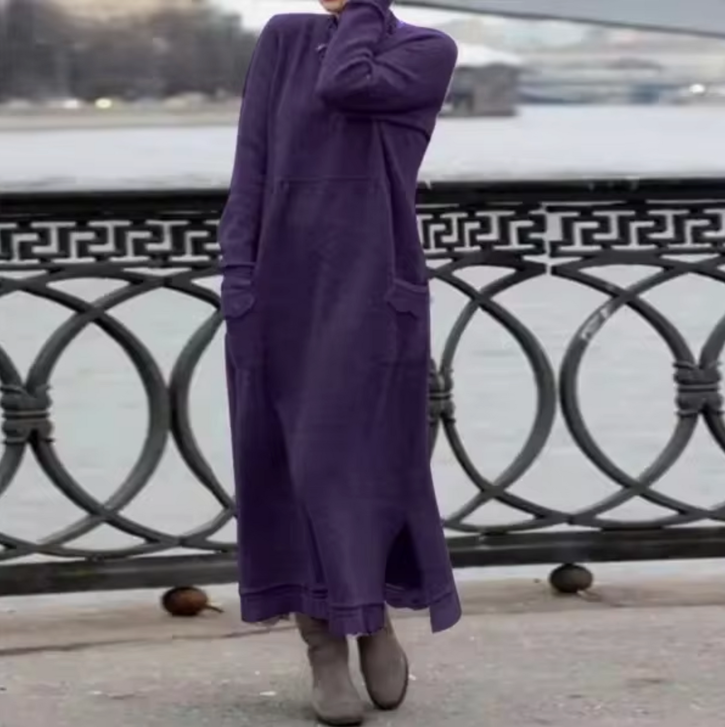 Maria Elena | Loose velvet sweatshirt dress