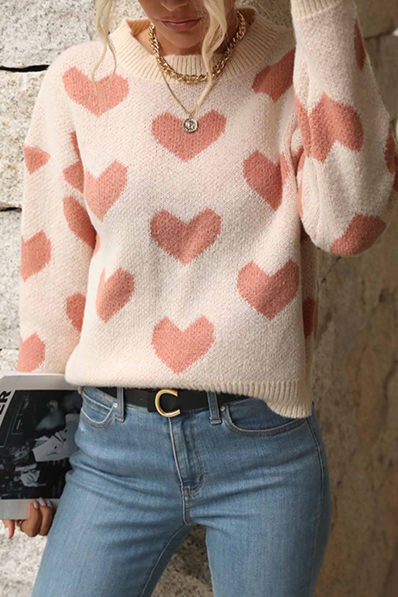 Marion | Knitted sweater with a round neckline and a heart pattern