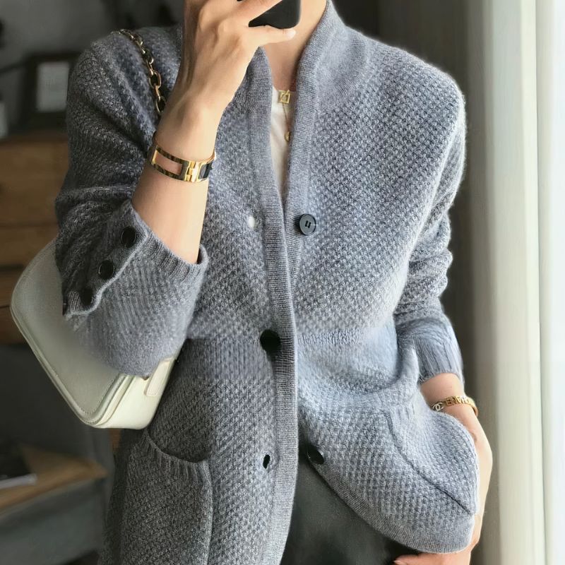 Gina® | Sophisticated and cozy cardigan