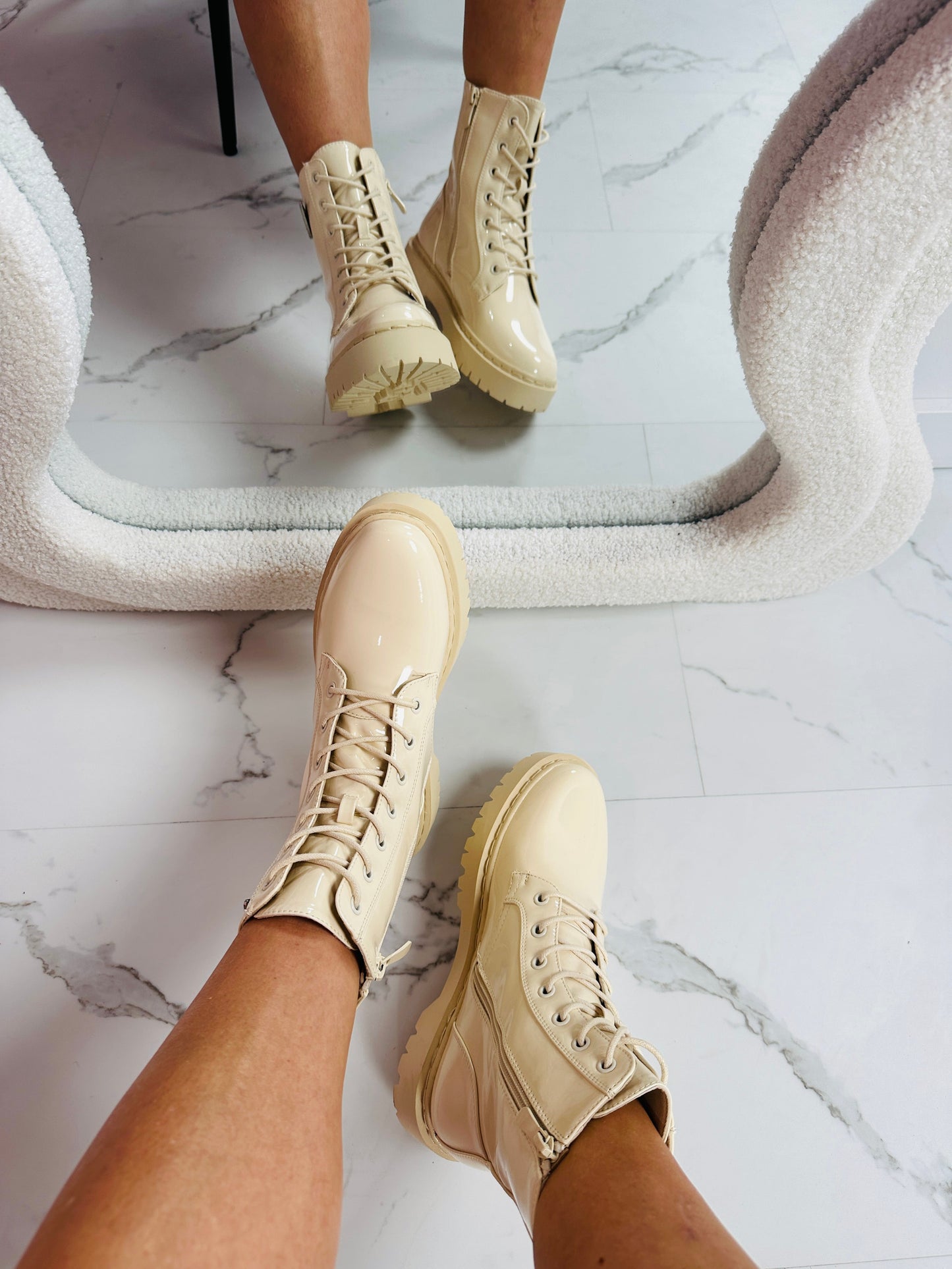 Sofia | Shiny beige boots