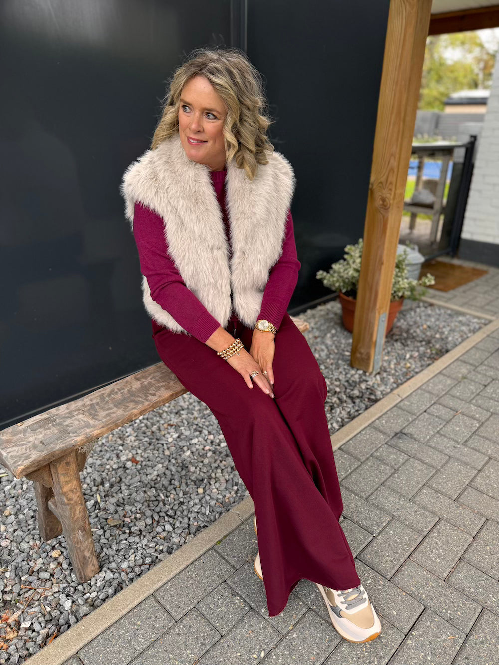 Iliana | Burgundy sweater with slits