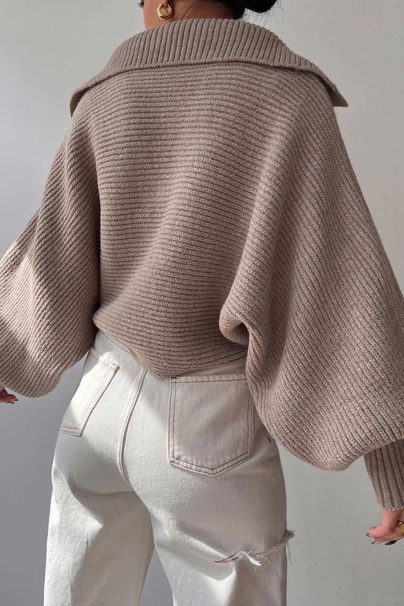 Carolina | V-neck lapel sweater with puff sleeves