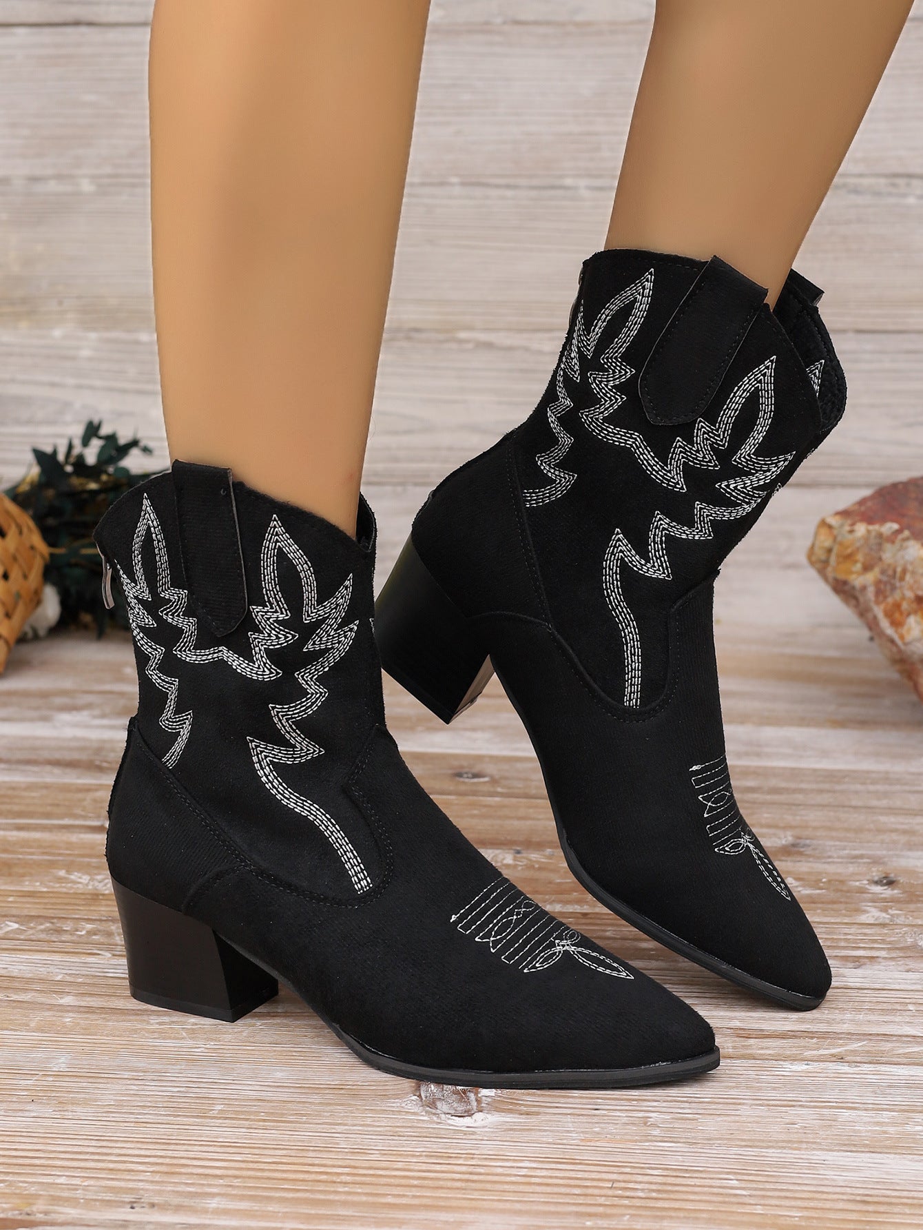 Xandra | Stylish and supportive orthopedic boots