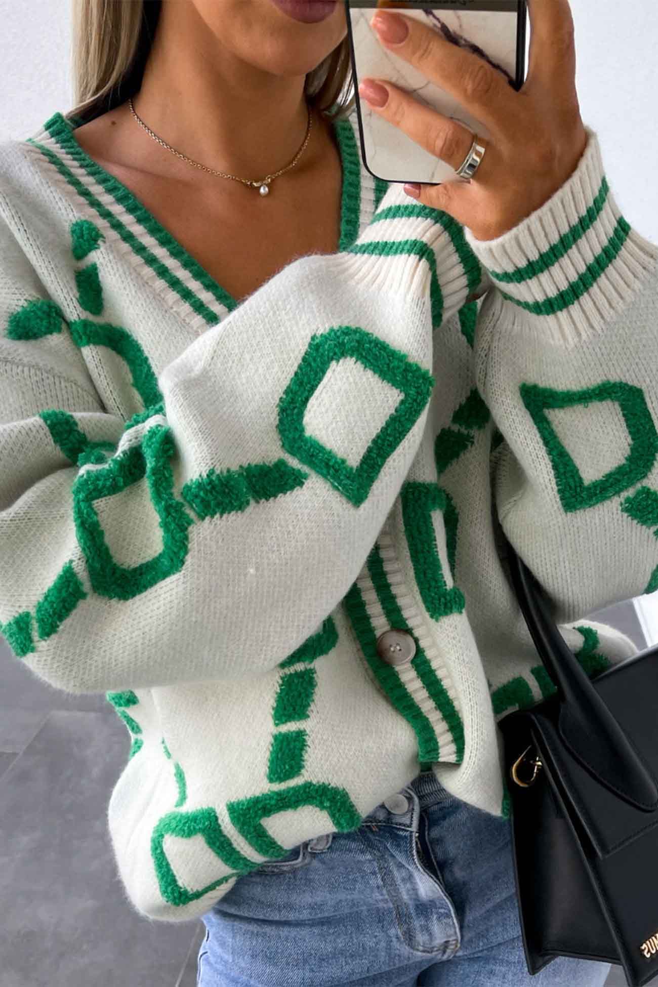 Amelie | Cardigan with contrasting letters and long sleeves