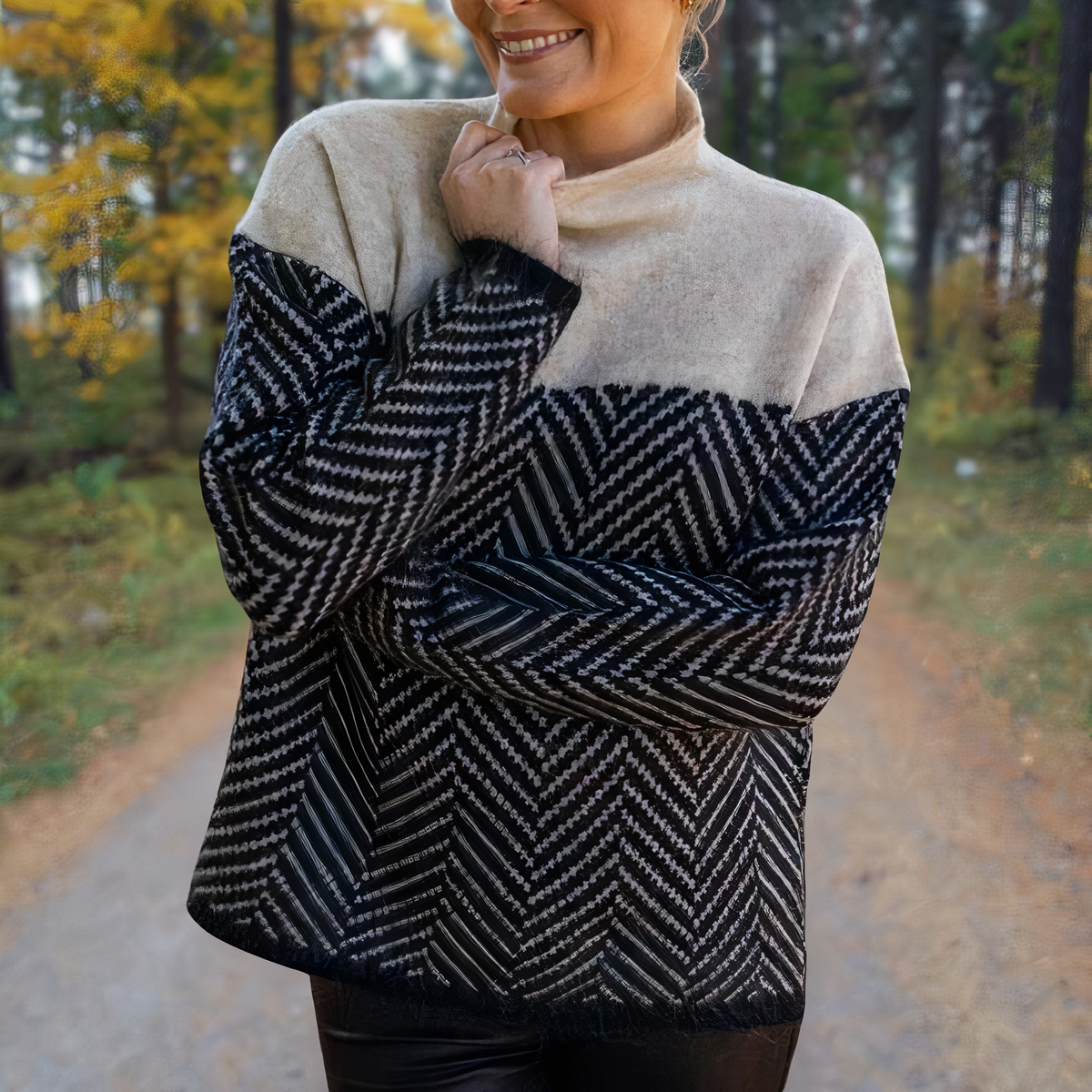 Evelyn® | Turtleneck sweater in a contrasting color