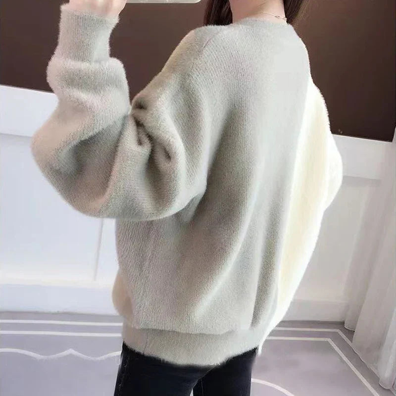 Dalia| Effortless and chic winter sweater