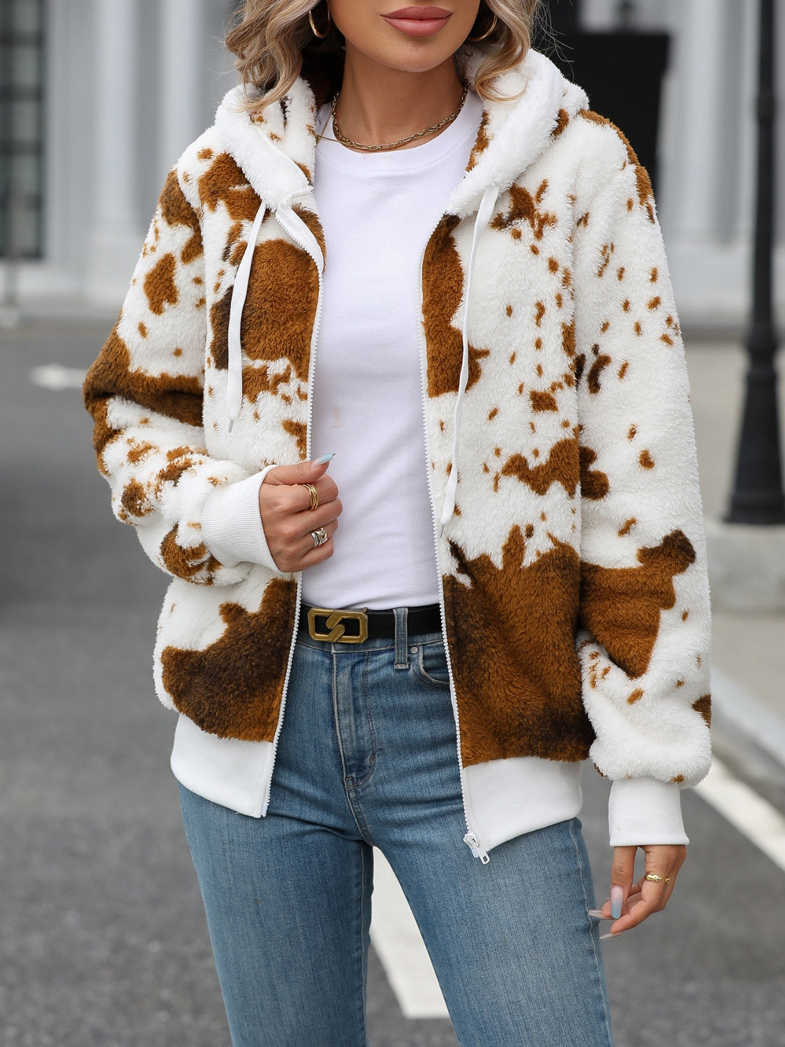 Beate | Fluffy hooded jacket with drawstring and zip