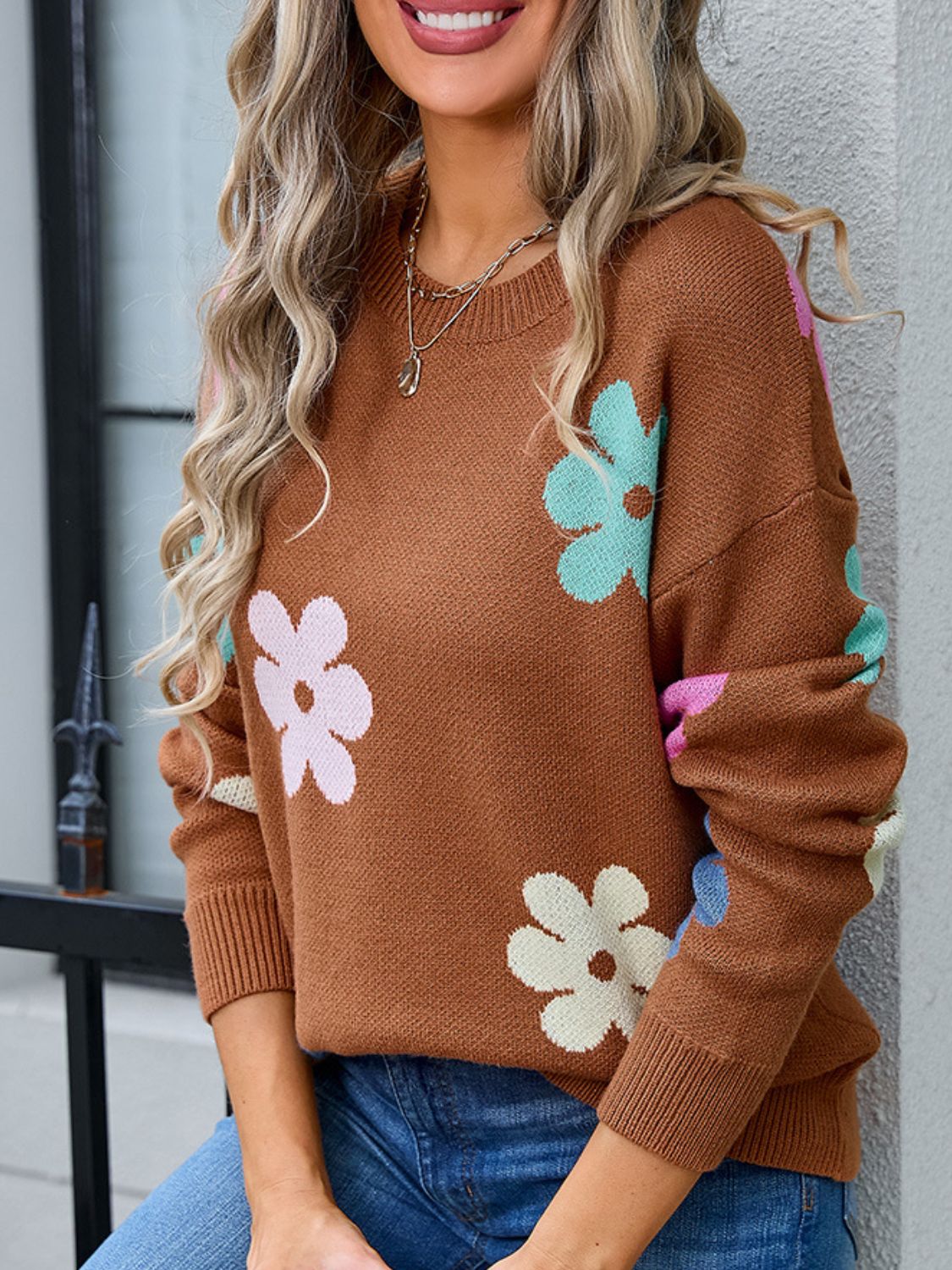 Aitana | Long-sleeved sweater with a floral crew neck