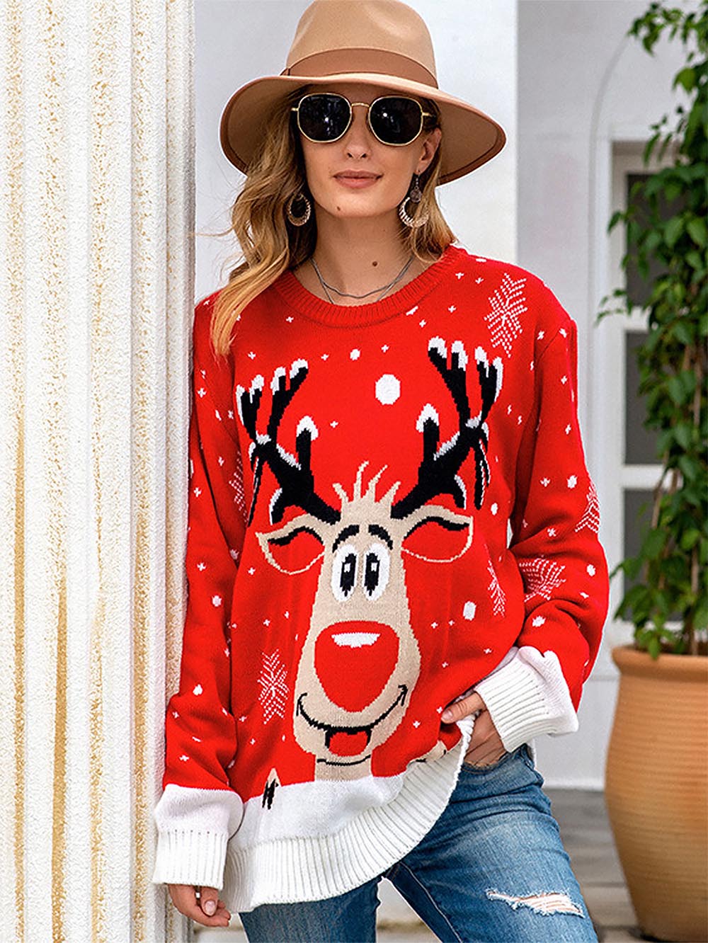 Francisca | Oversized Christmas sweater in jacquard knit with a reindeer pattern