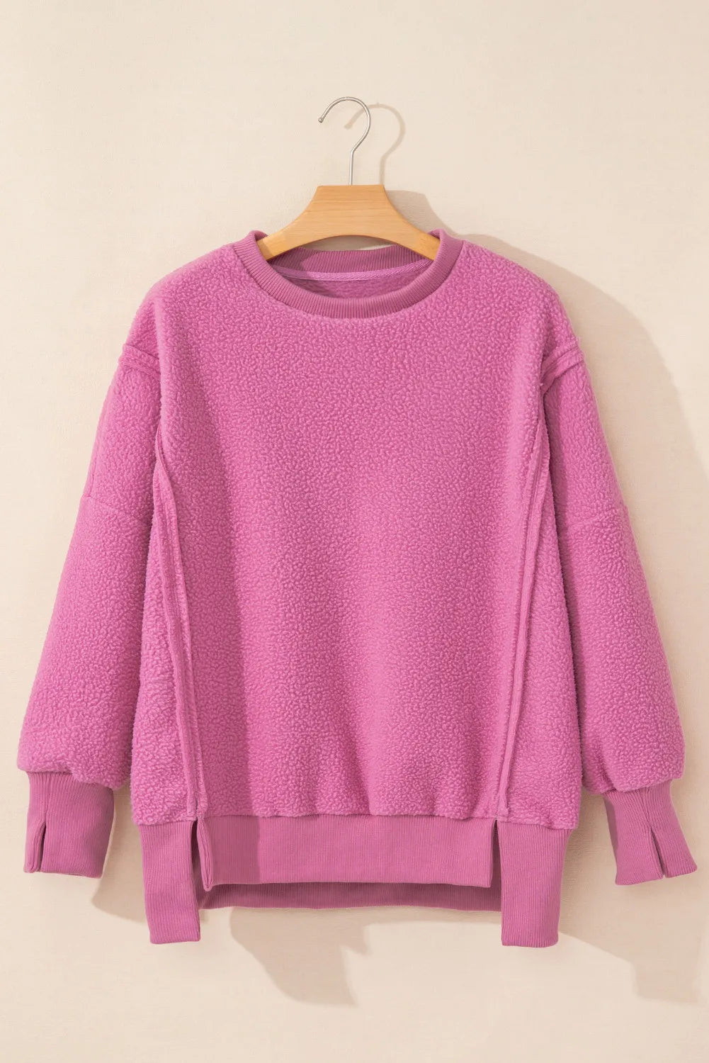 Lucie | Long-sleeved sweatshirt with a slit and a crew neck