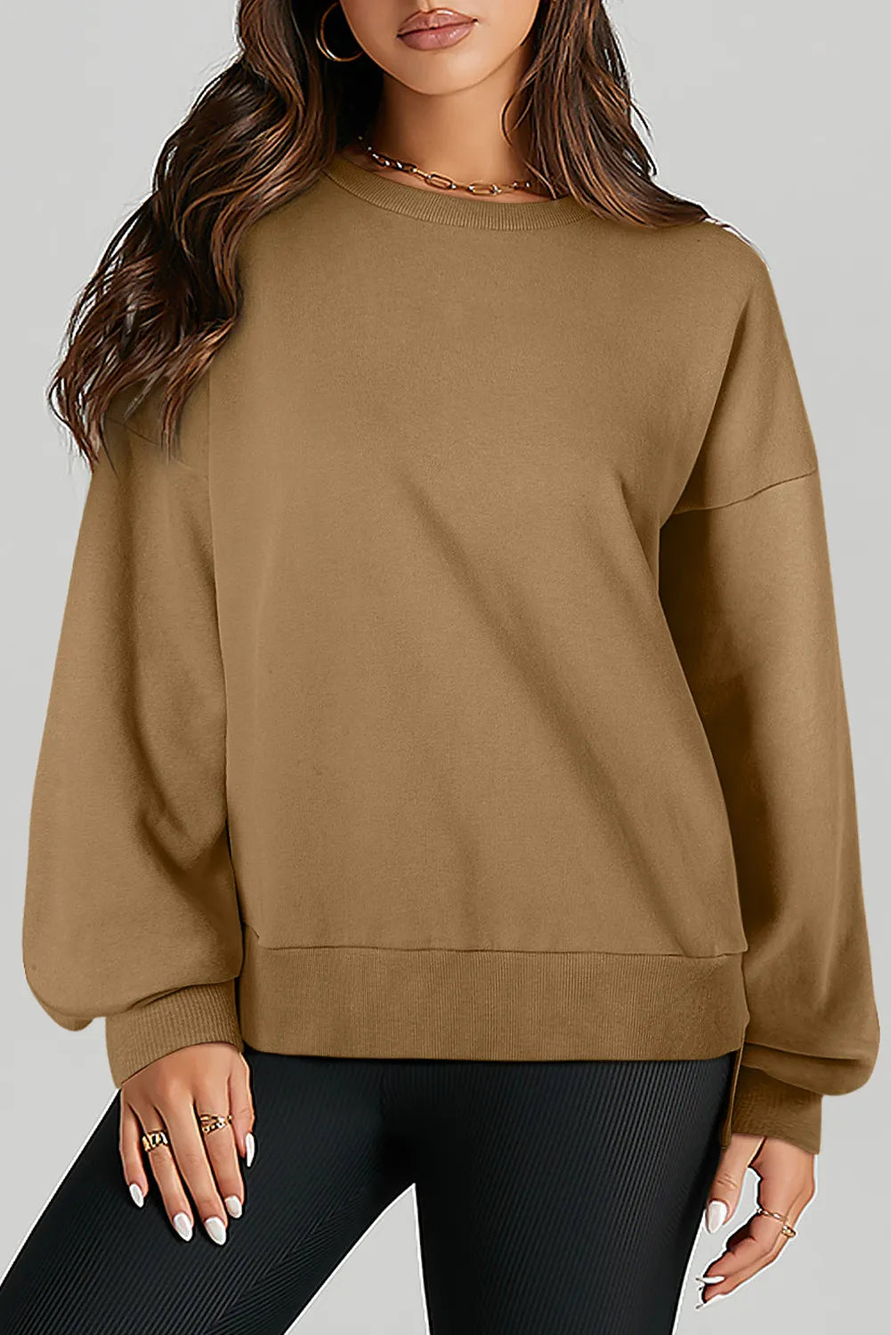 Claudia | Long-sleeved sweatshirt with a high, low crew neck