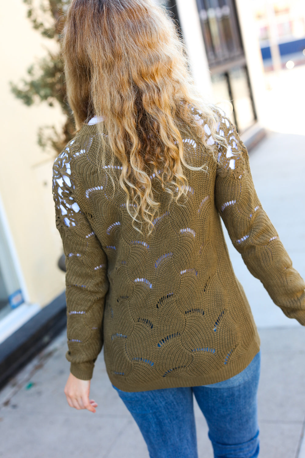 Monica | Casual, chic olive green knitted sweater with pointelle lace and shoulder neckline