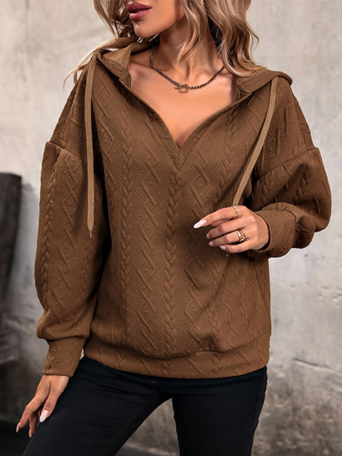 Louise | Long sleeve hoodie with drawstring and dropped shoulders