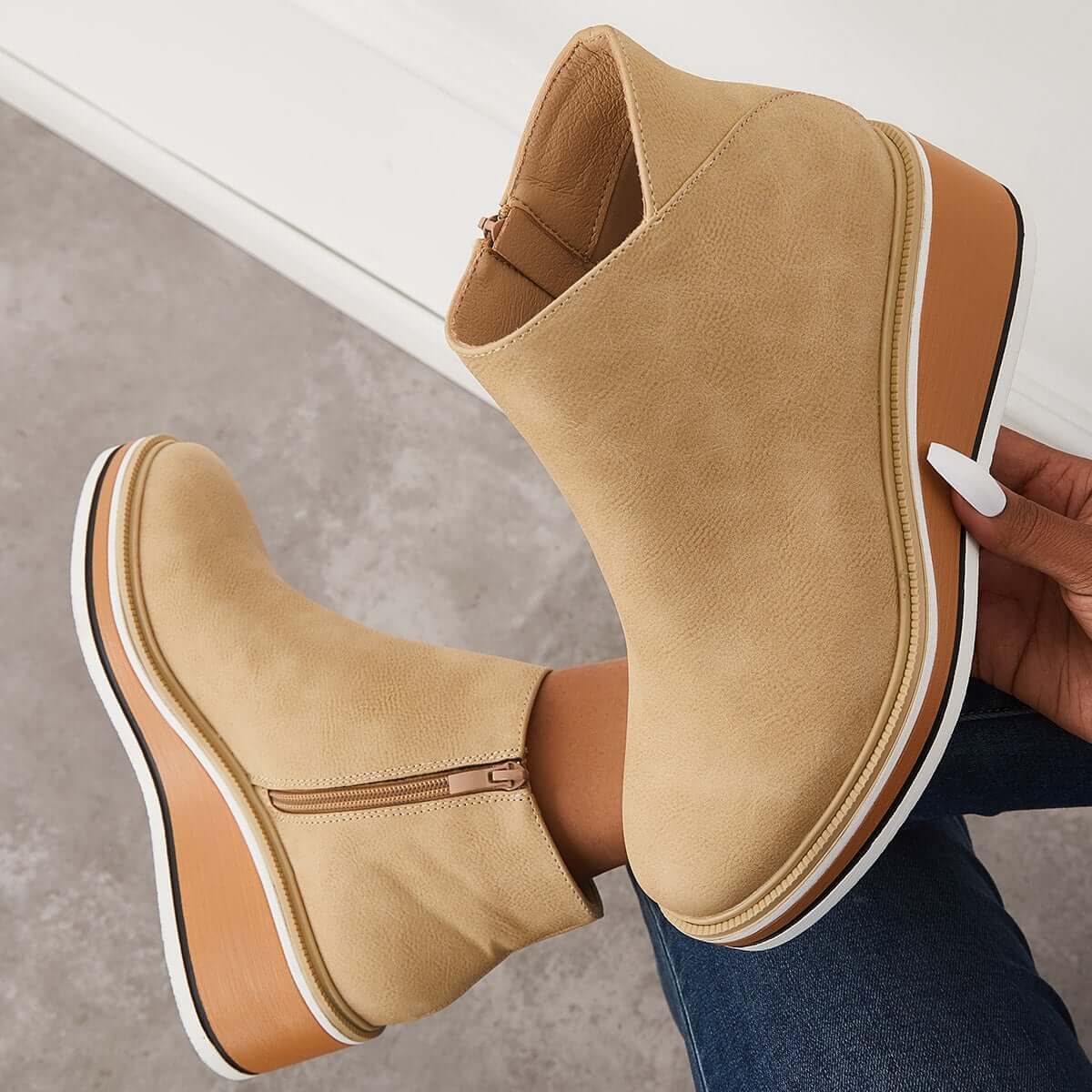 Cristina | Durable and supportive orthopedic boots
