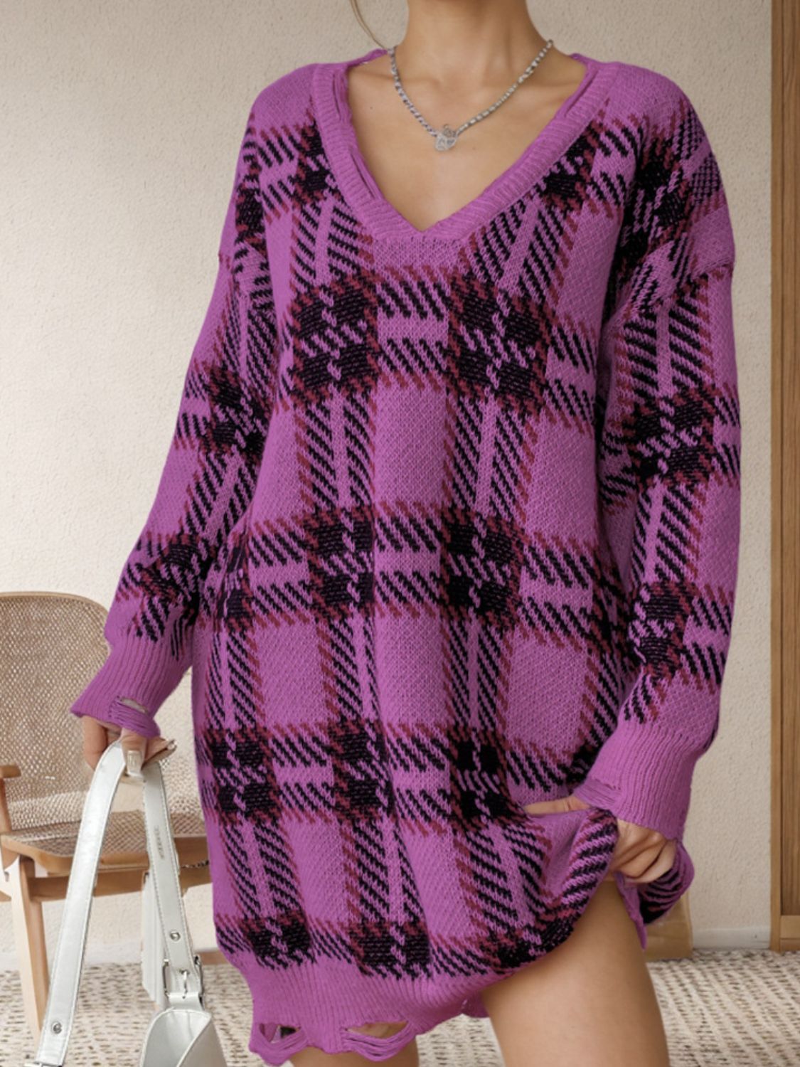 Annelie | Long sleeve sweater dress with a distressed checked V-neck
