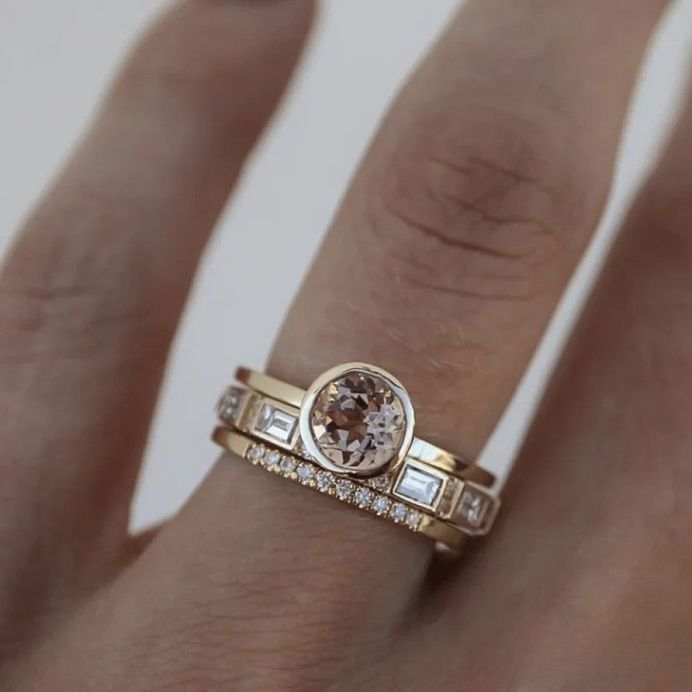 Elegant Ring with Inlay