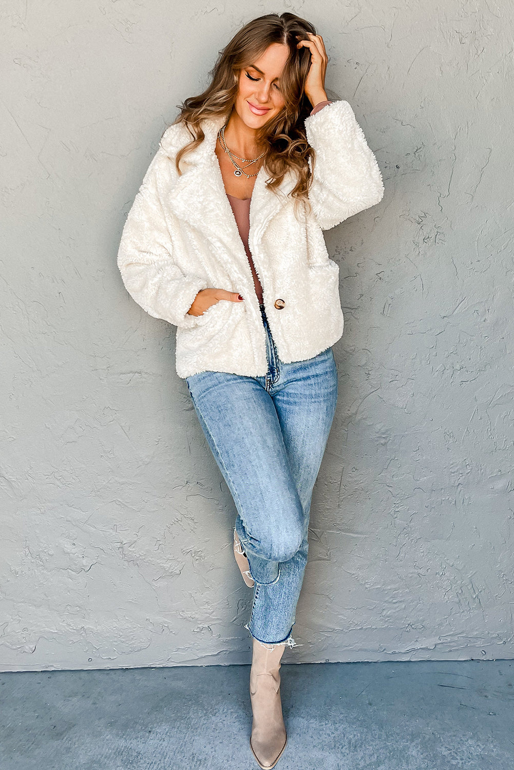 Monica| Casual and effortless winter garment