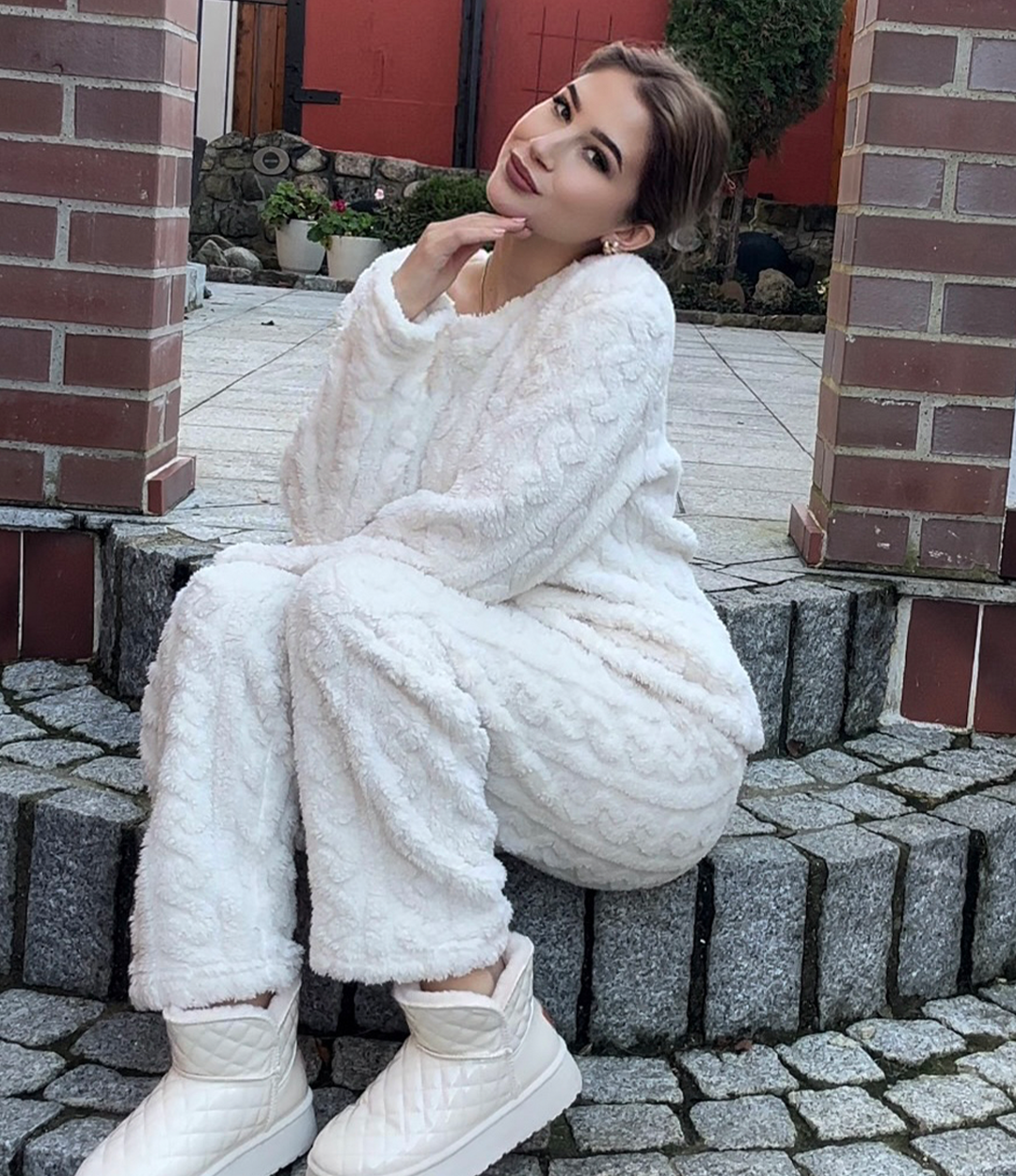 Angelica | The cozy street in winter