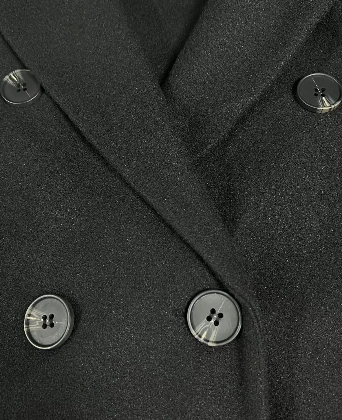 Rafaela | Classic and comfortable winter garment.