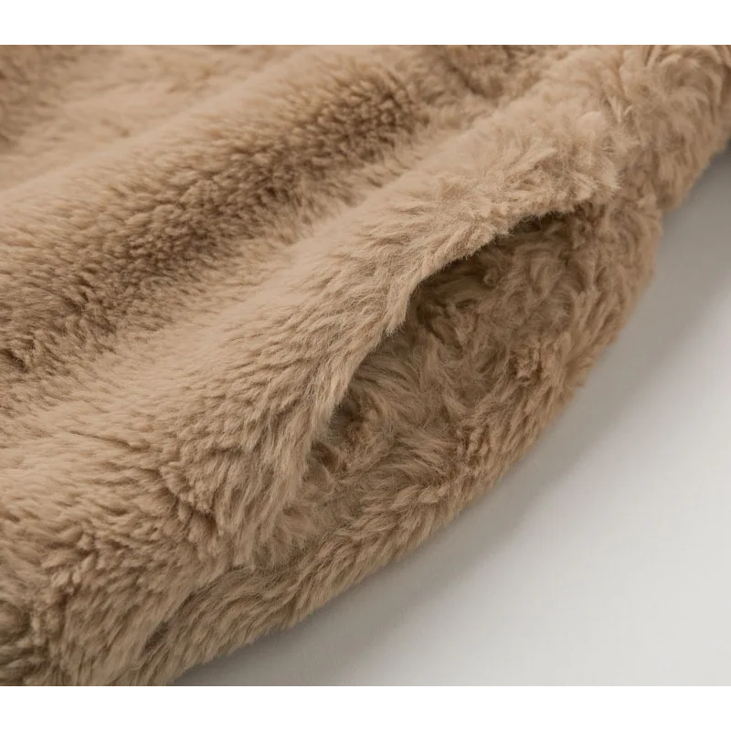 Frida | Elegant and casual winter garment