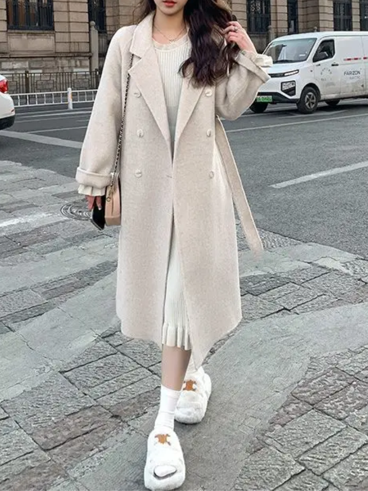 Liliana | Elegant and versatile winter garment