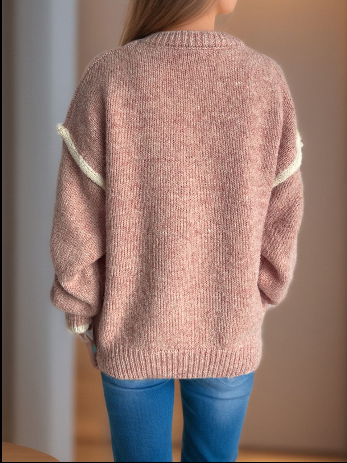 Luz | Round neck sweater with sloping shoulders and contrasting trim