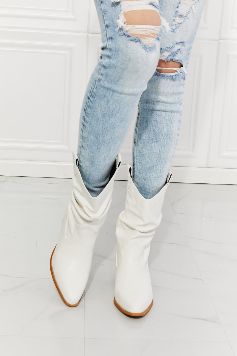 Mila | Timeless and supportive orthopedic boots