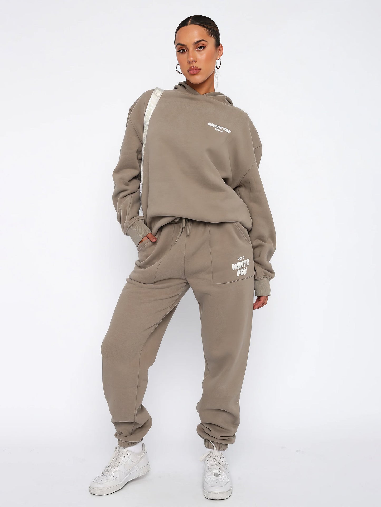 Alma | Vol. 3 tracksuit