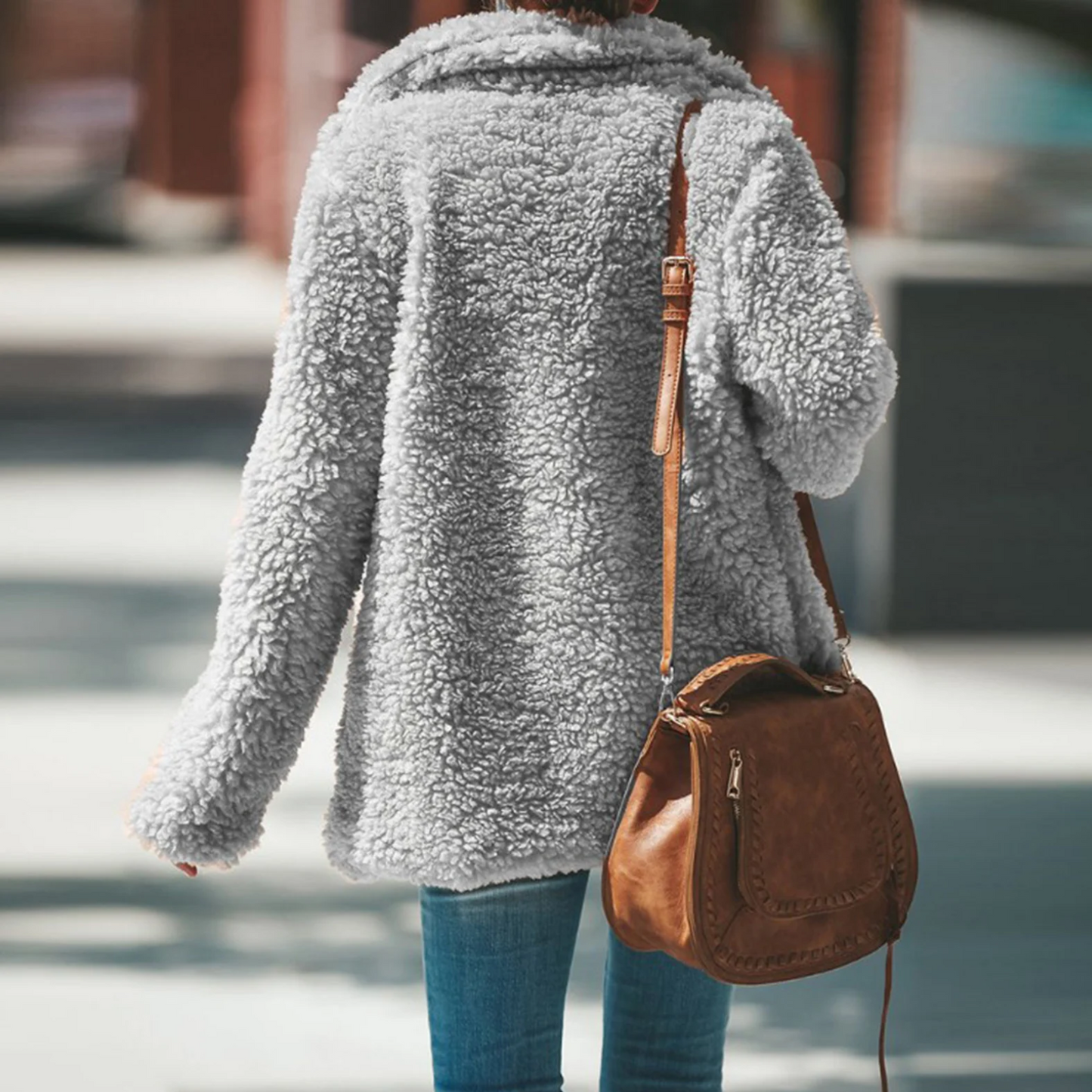 Ariadna® | Simple and elegant winter garment.