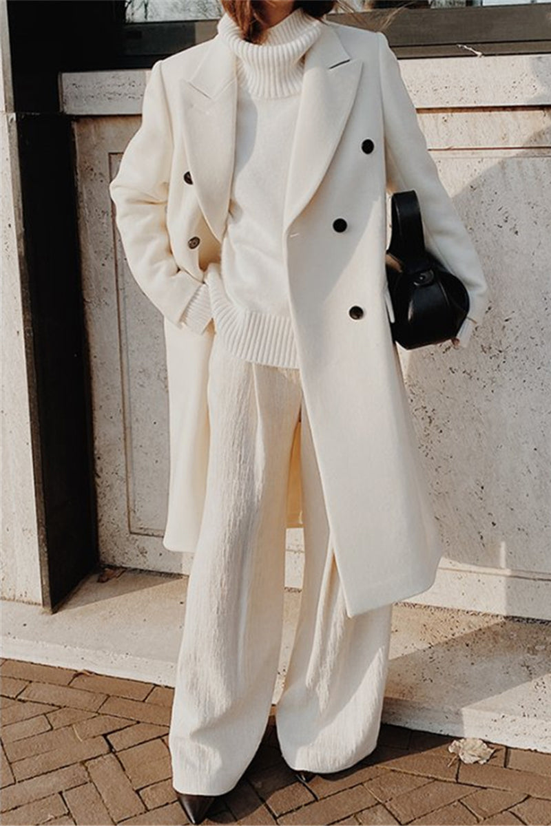 Ariana | Elegant British style outerwear with plain buttons and turn-down collar