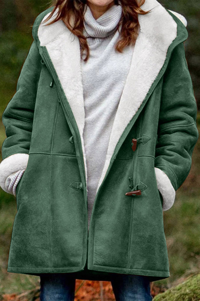 Dolores | Tailored and elegant winter garment