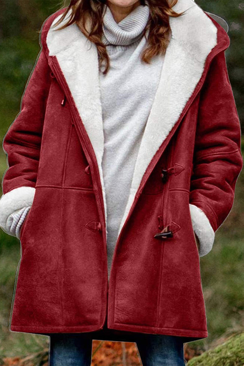 Dolores | Tailored and elegant winter garment
