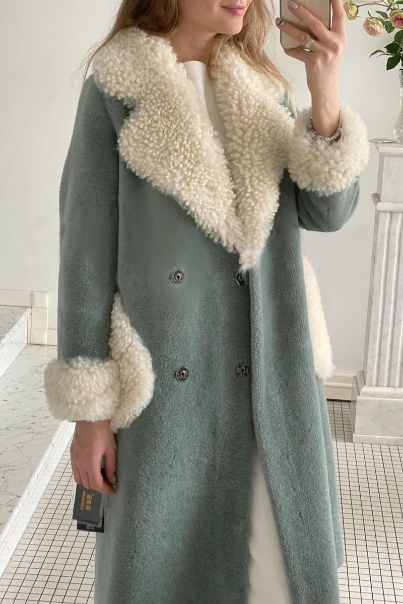 Mariana | Elegant, plain British-style outerwear with a turn-down collar and pockets