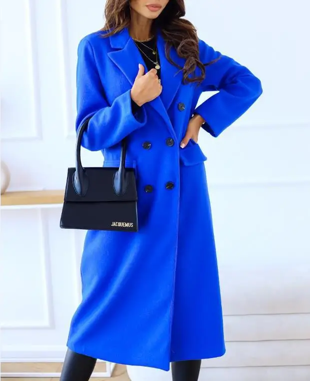 Soledad | Classic and elegant winter garment.