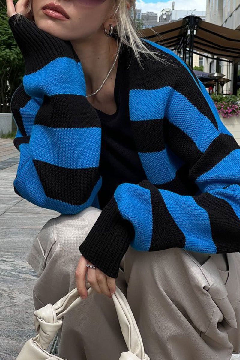 Genoveva | Streetwear outerwear with striped contrast fabric and V-neck
