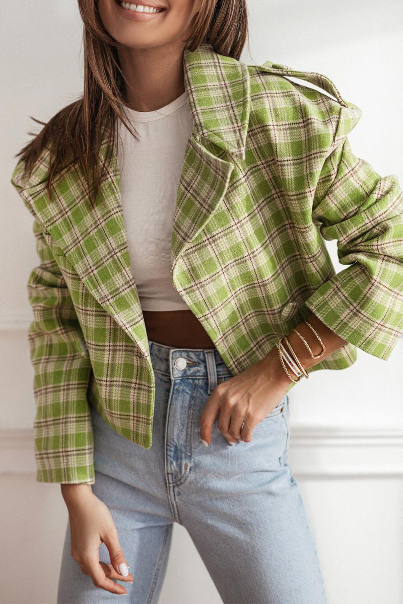 Bianca | Casual outerwear with checked buttons and contrast reversible collar