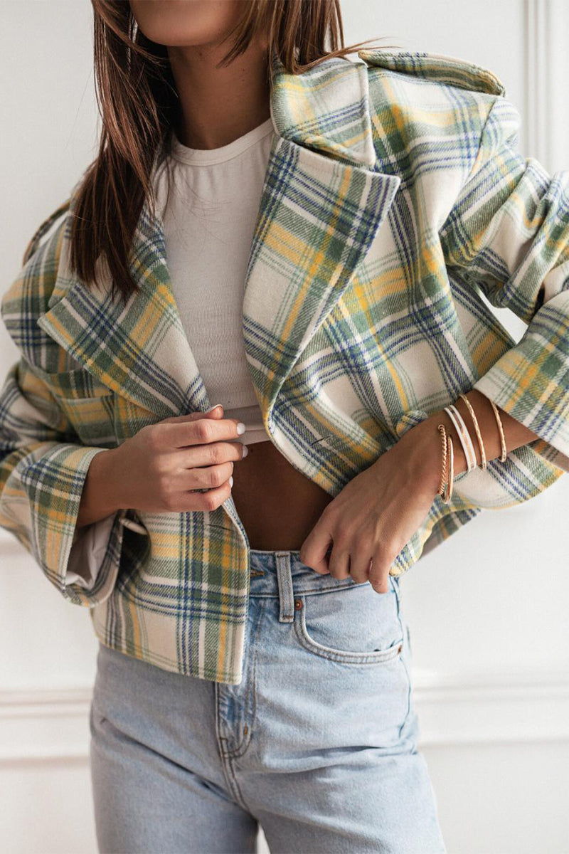 Bianca | Casual outerwear with checked buttons and contrast reversible collar