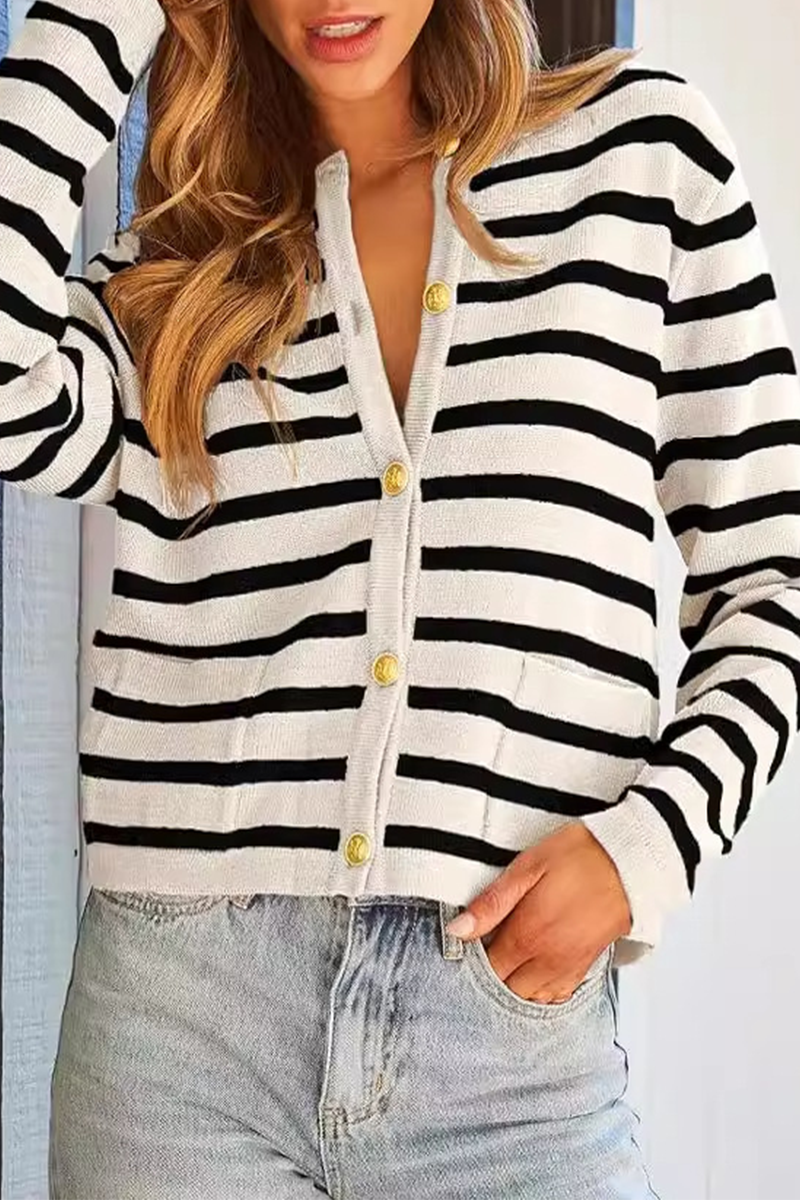 Bodil | Casual everyday outerwear with stripes and buttons and O-neck