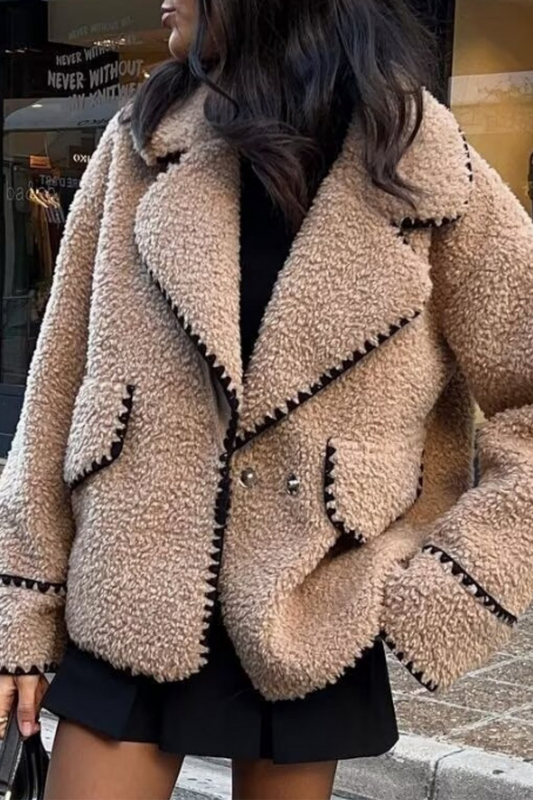 Catherine | Casual, fluffy outerwear with a contrasting turn-down collar