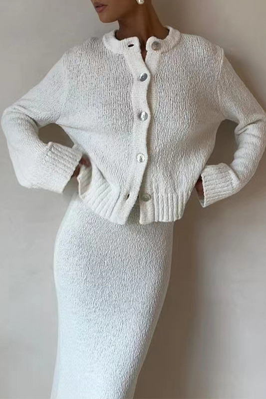 Harriet | Elegant two-piece suit with buttons and an O-neck and long sleeves