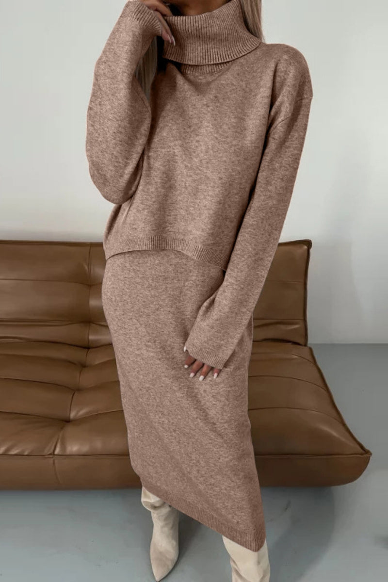 Larissa | Casual basic two-piece suit with a turtleneck and long sleeves