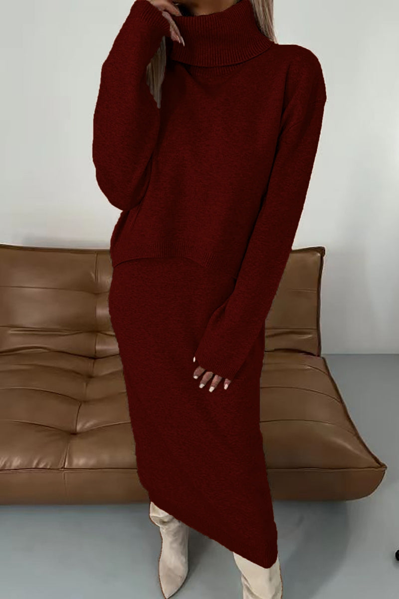 Larissa | Casual basic two-piece suit with a turtleneck and long sleeves