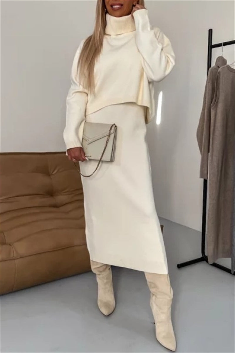 Larissa | Casual basic two-piece suit with a turtleneck and long sleeves