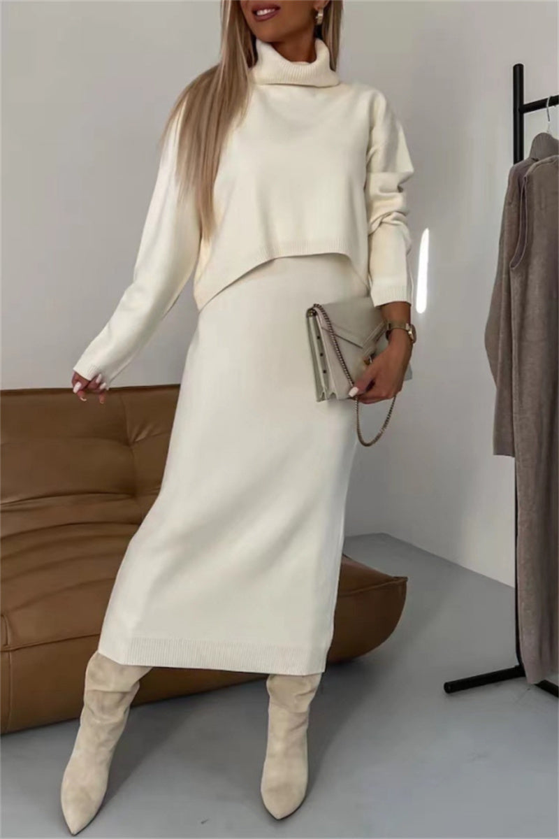 Larissa | Casual basic two-piece suit with a turtleneck and long sleeves
